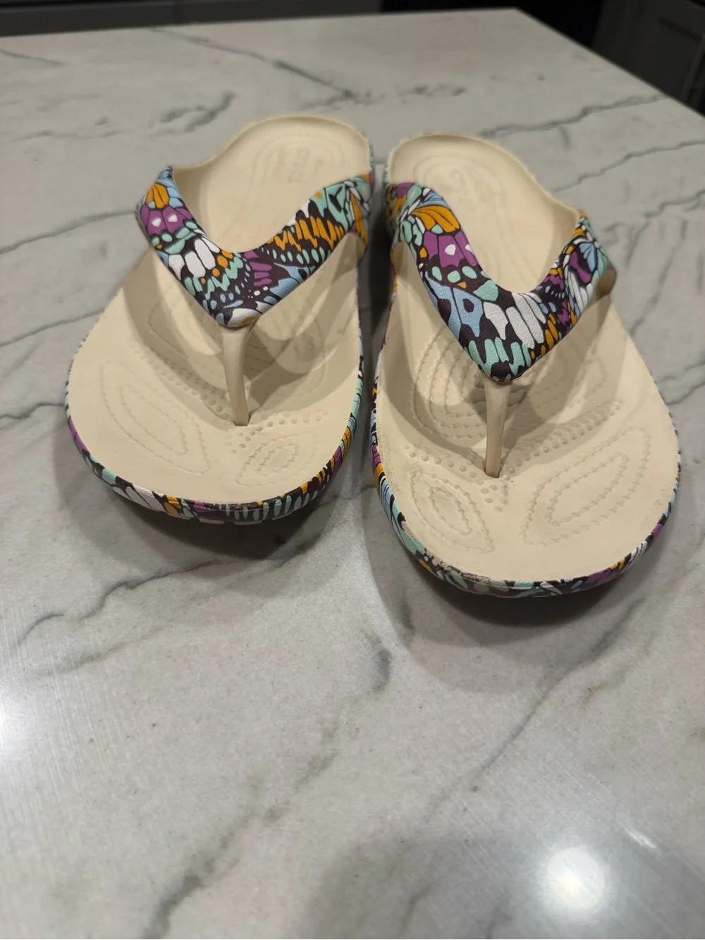 CROCS 🌈✨ vibrant